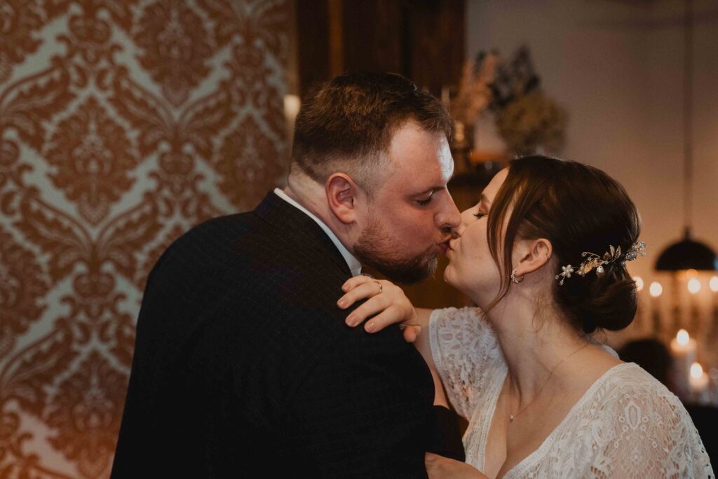 Heiraten in der Alten Neuendorfer Kirche in Potsdam 140