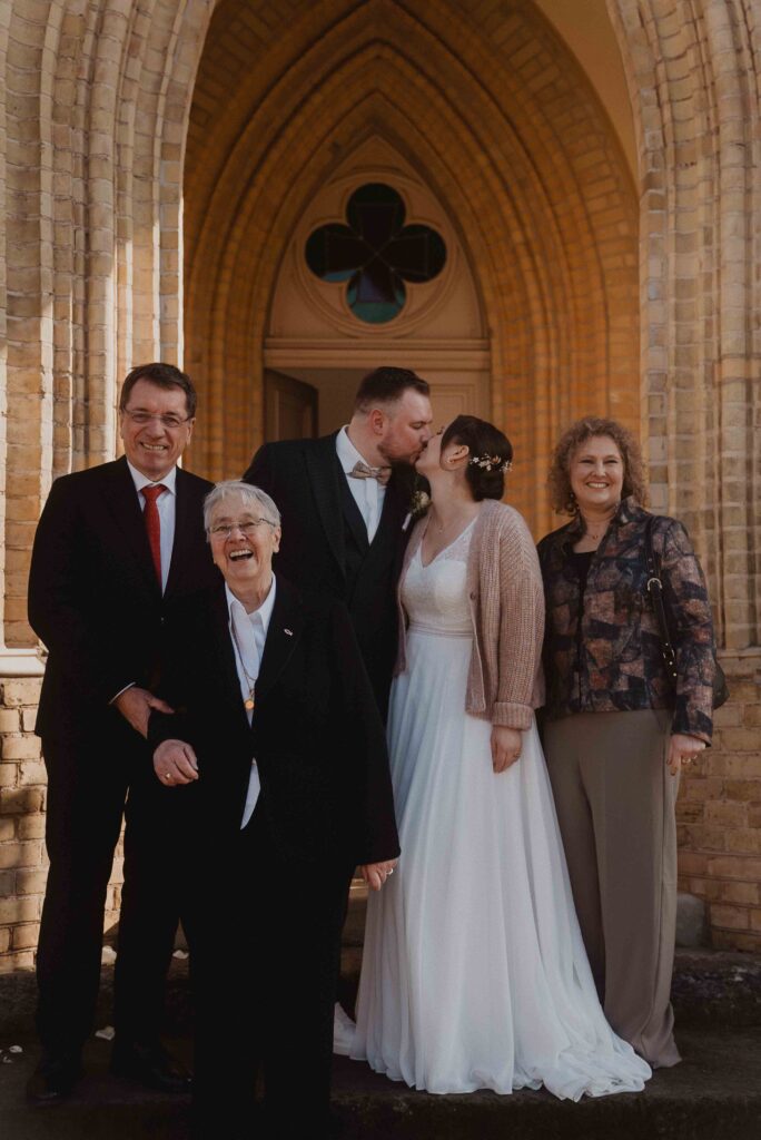 Heiraten in der Alten Neuendorfer Kirche in Potsdam 89