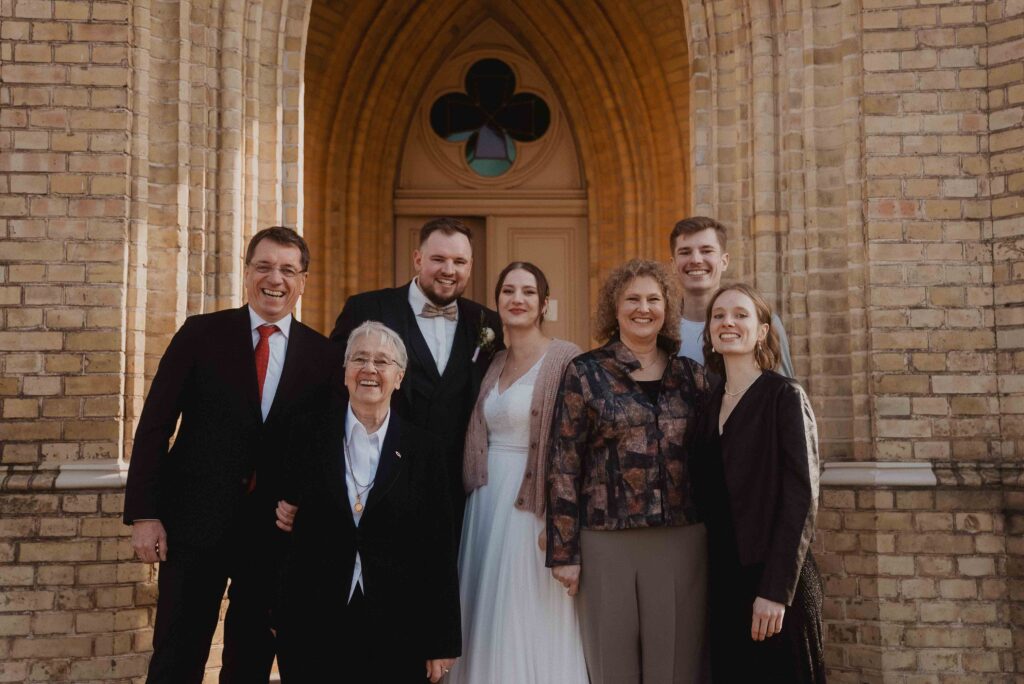Heiraten in der Alten Neuendorfer Kirche in Potsdam 90