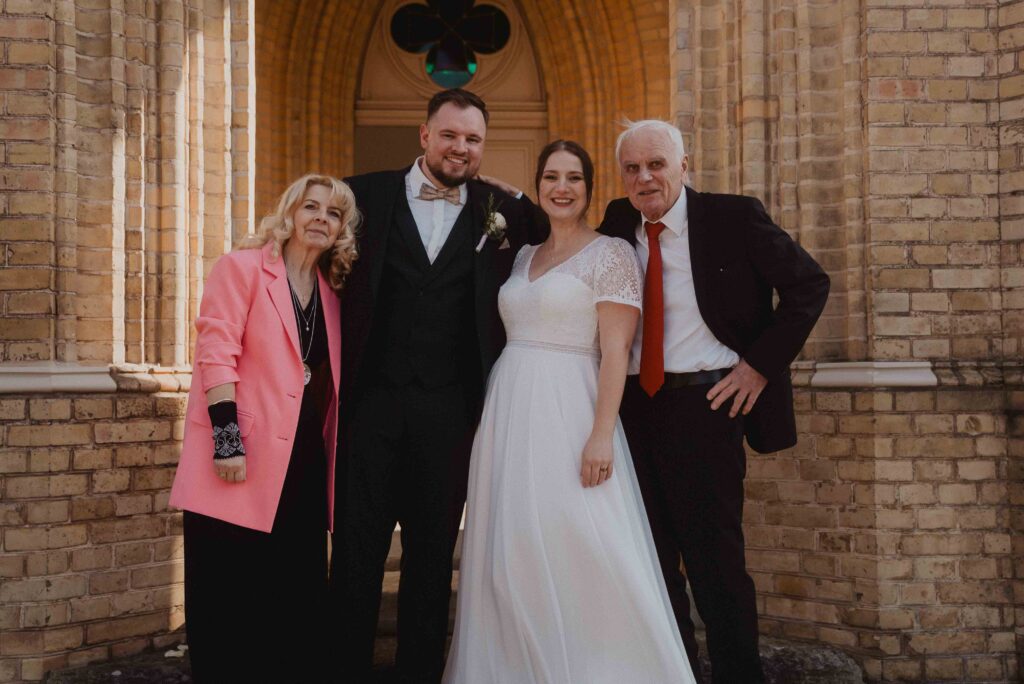 Heiraten in der Alten Neuendorfer Kirche in Potsdam 97