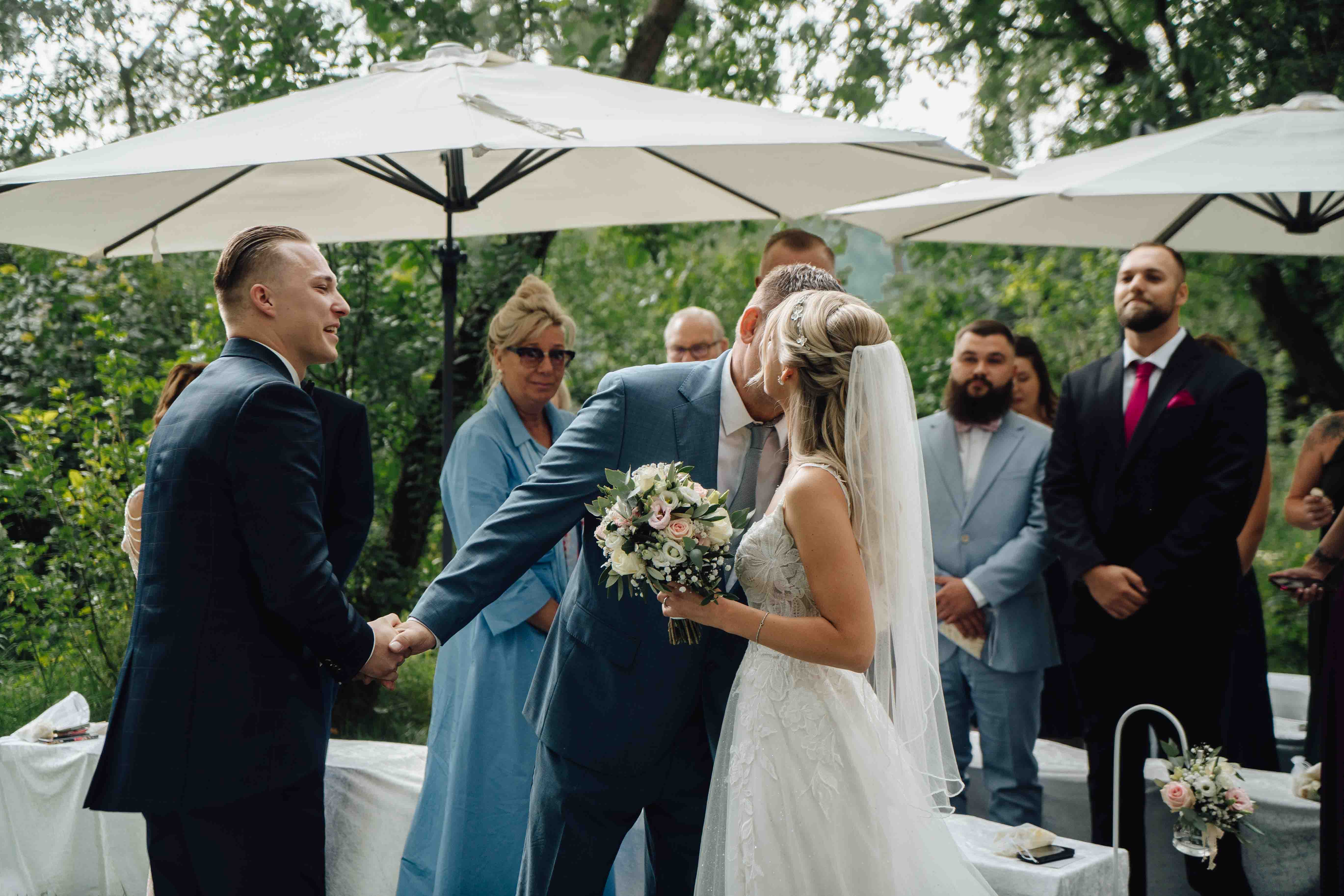 Plan B für die Hochzeit Heiraten trotz Regen 217 Plan B für die Hochzeit Heiraten trotz Regen 217