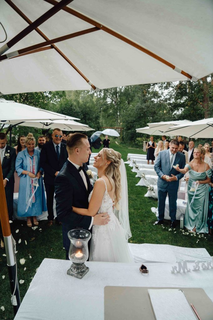 Plan B für die Hochzeit Heiraten trotz Regen 285