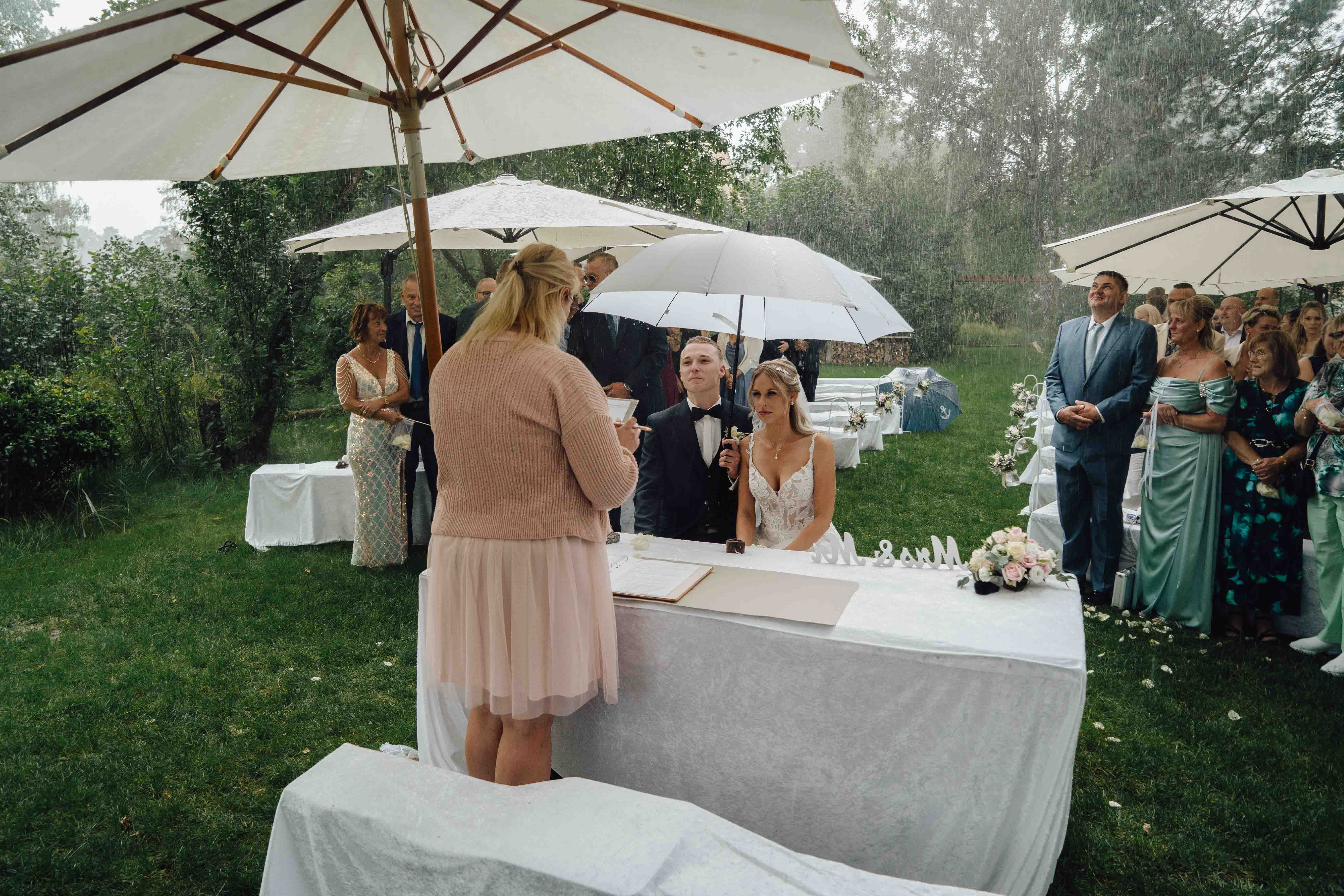 Plan B für die Hochzeit Heiraten trotz Regen 289 Plan B für die Hochzeit Heiraten trotz Regen 289