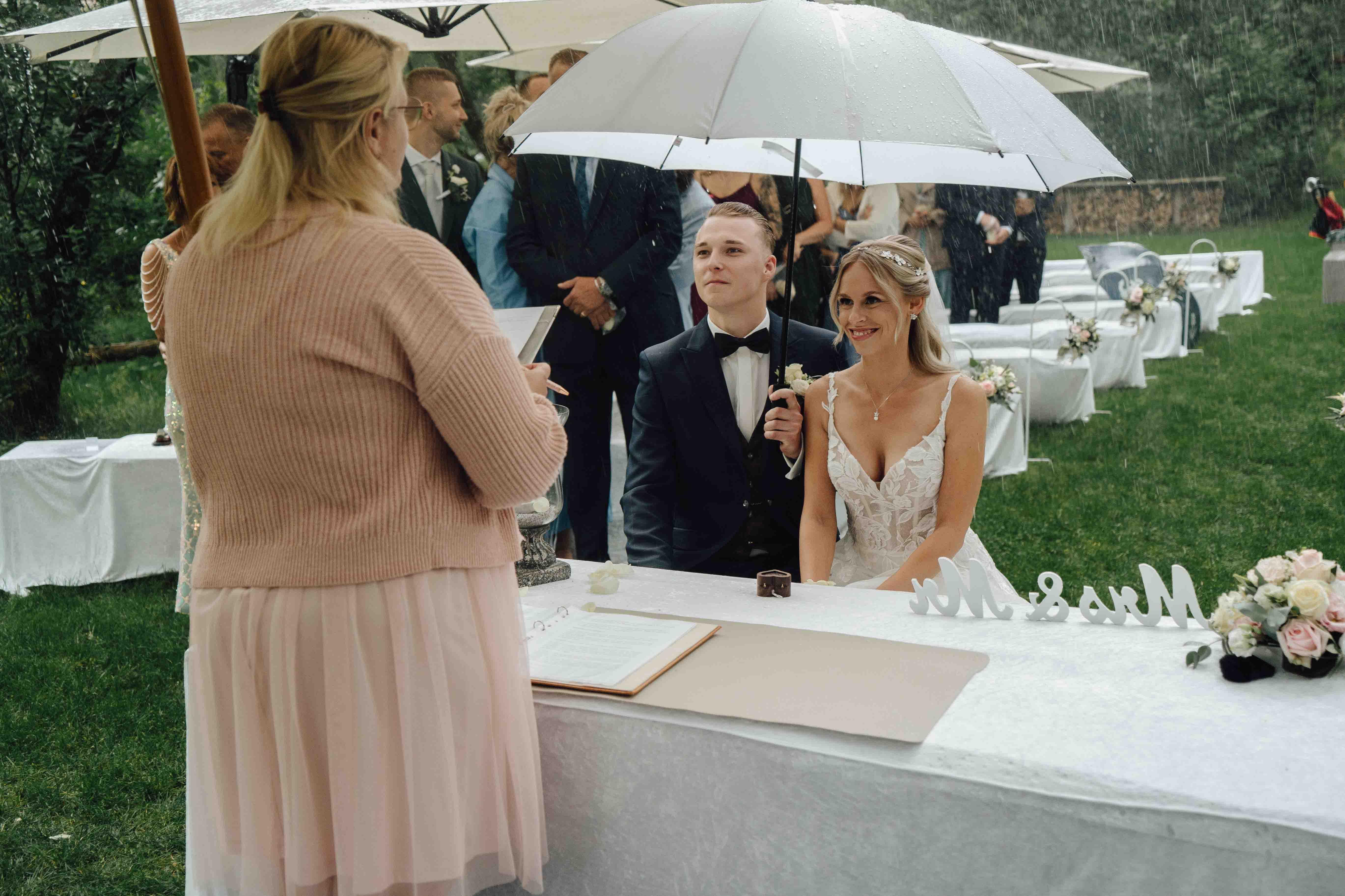 Plan B für die Hochzeit Heiraten trotz Regen 290 Plan B für die Hochzeit Heiraten trotz Regen 290