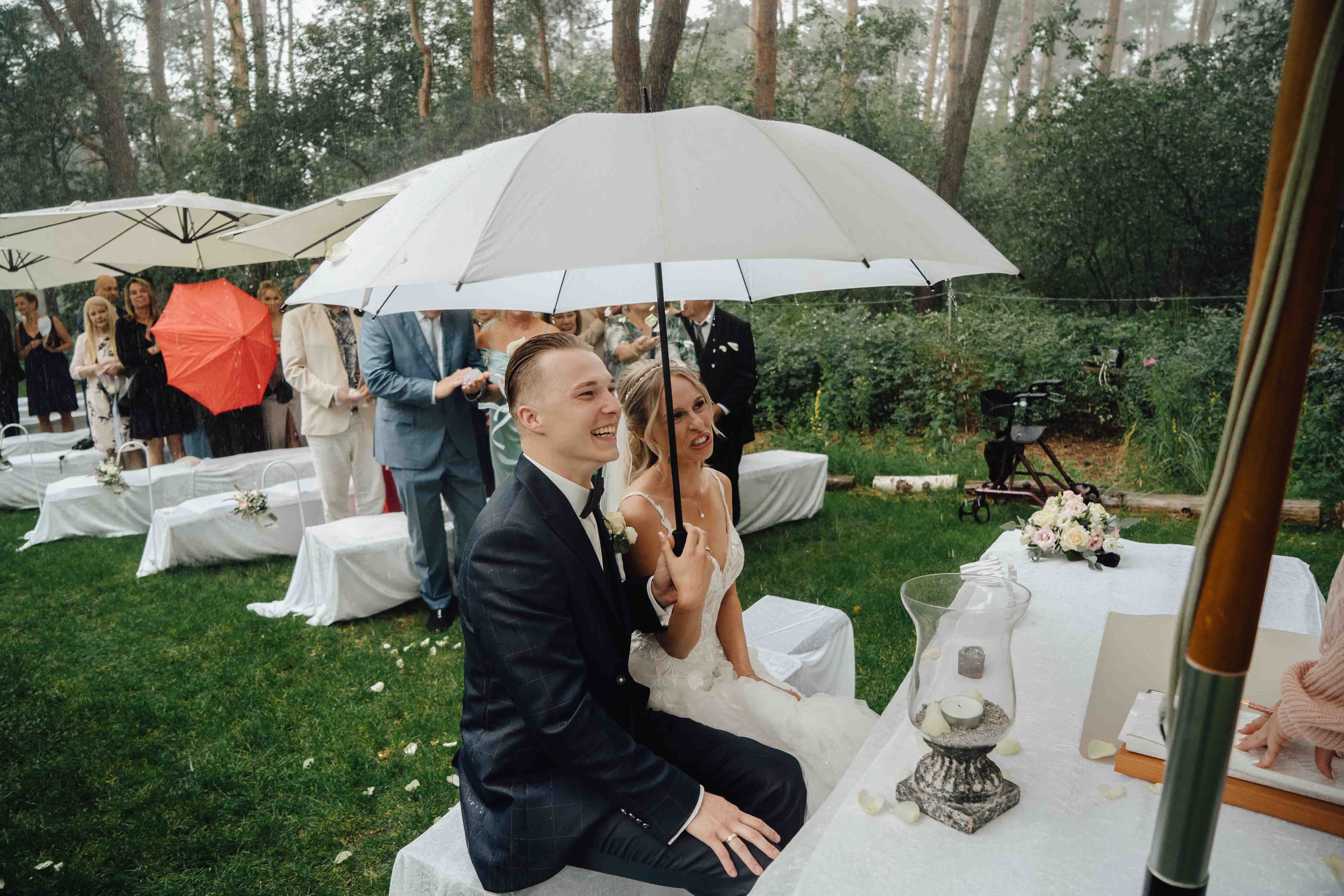 Plan B für die Hochzeit Heiraten trotz Regen 296 Plan B für die Hochzeit Heiraten trotz Regen 296