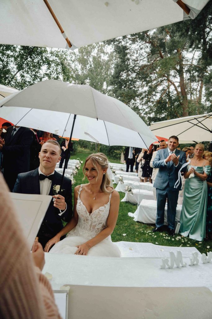 Plan B für die Hochzeit Heiraten trotz Regen 308