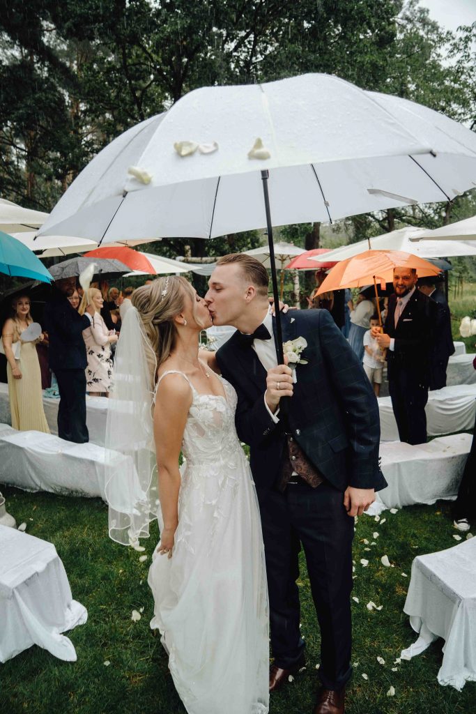 Plan B für die Hochzeit Heiraten trotz Regen 317