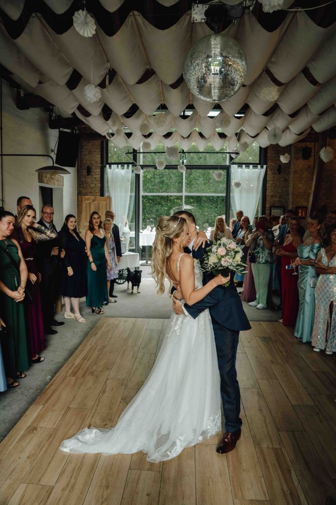 Plan B für die Hochzeit Heiraten trotz Regen 373
